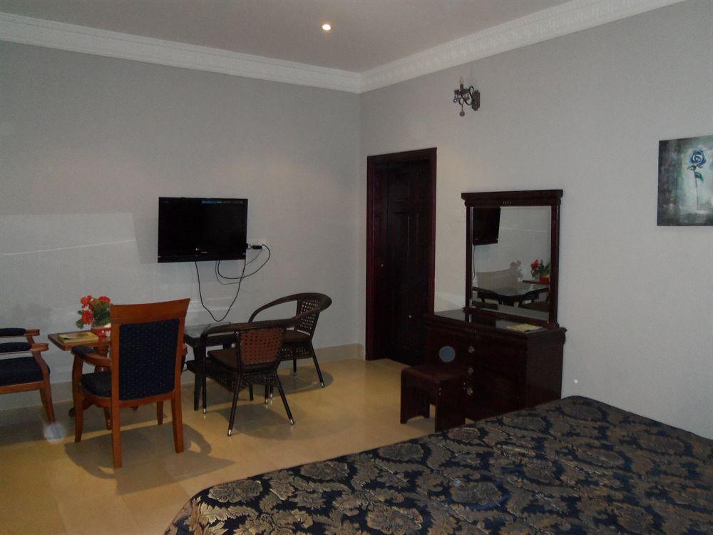 Royal Residence Hotel Apartments Umm al-Qaiwain Exterior foto